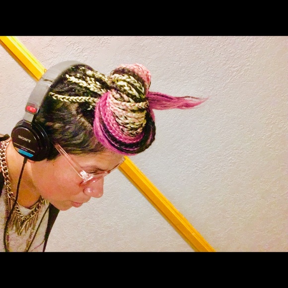 Meet your Posher, Ara - Picture 1 of 1